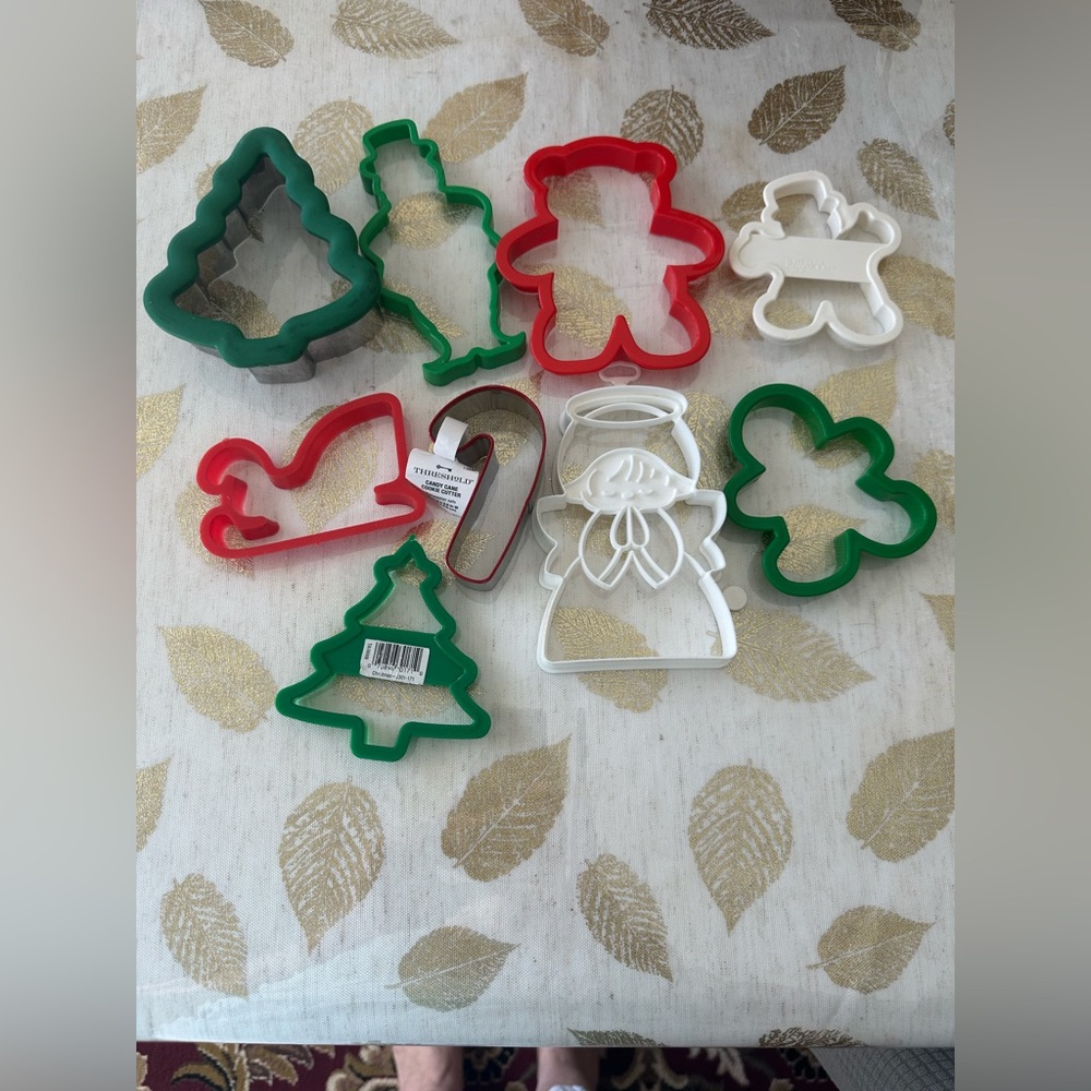 Christmas cookie cutters assorted some vintage &  new collection of 9 mix brands